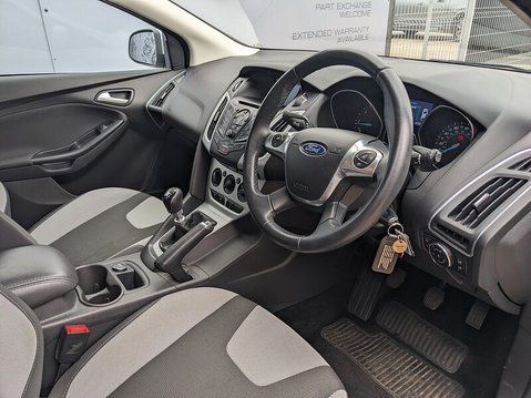 Ford Focus ZETEC NAVIGATOR TDCI 12