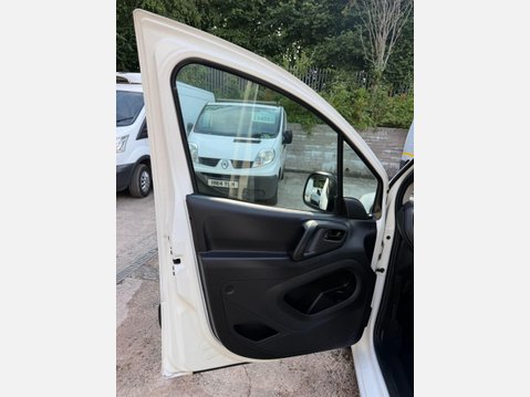 Peugeot Partner 1.6 BlueHDi 651 Professional Panel Van 5dr Diesel Manual L1 (112 g/km, 73.9 25