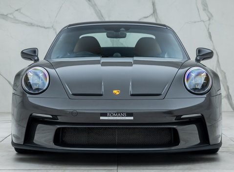 Porsche 911 GT3 TOURING (992) 4