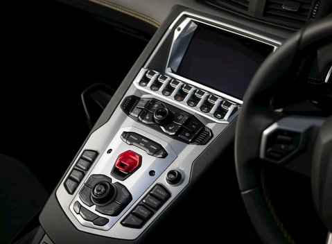 Lamborghini Aventador S LP740-4 Roadster 19