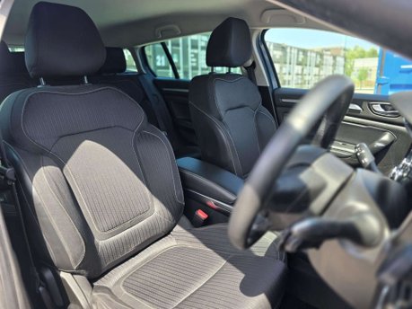 Renault Megane 1.3 TCe Iconic Sport Tourer 5dr Petrol EDC Euro 6 (s/s) (140 ps) 14