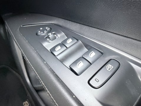 Peugeot 3008 1.5 BLUEHDI S/S ALLURE 24