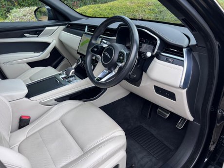 Jaguar F-Pace 2.0 D200 MHEV R-Dynamic Black Auto AWD Euro 6 (s/s) 5dr 21
