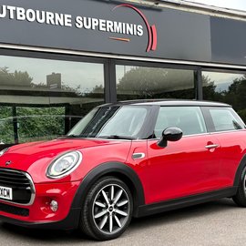 Mini Hatch Cooper 1.5 Petrol Manual Chili / Media XL 3 door - SAT NAV + APPLE CAR PLAY