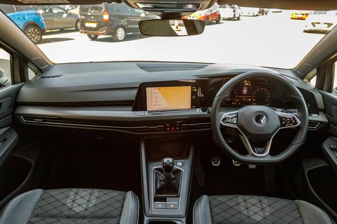 Volkswagen Golf R-LINE TSI 3
