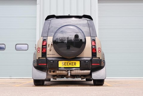Land Rover Defender 110 D300 X-DYNAMIC HSE 7 SEATER  PRICE MATCH OFFER PREMIUM COLOUR  7