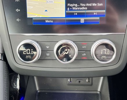Renault Kadjar 1.5 Kadjar Iconic Blue dCi Auto 5dr 51