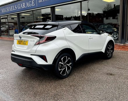 Toyota C-HR 1.8 C-HR-Dynamic HEV CVT 5dr 8