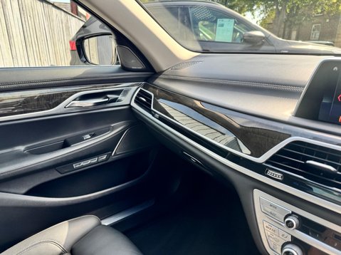 BMW 7 Series 740LD XDRIVE EXCLUSIVE 29