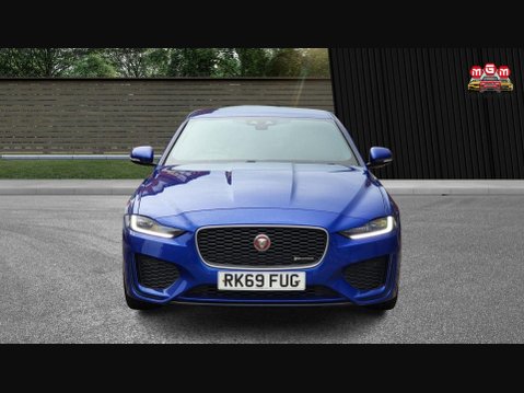 Jaguar XE R-DYNAMIC S 4
