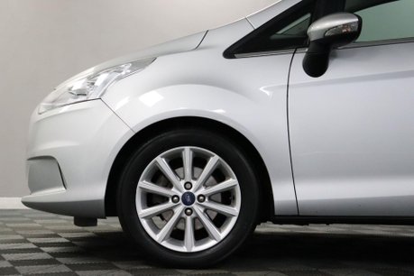 Ford B-Max TITANIUM NAVIGATOR 27