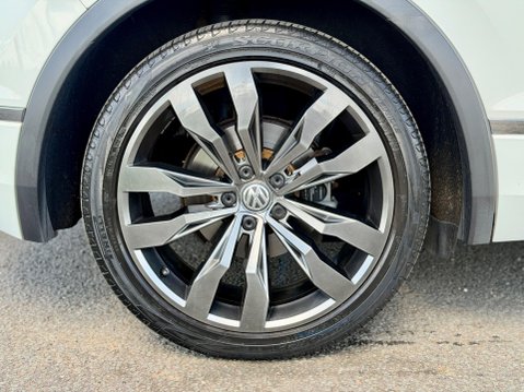 Volkswagen Tiguan 2.0 TDI R-Line Euro 6 (s/s) 5dr 27