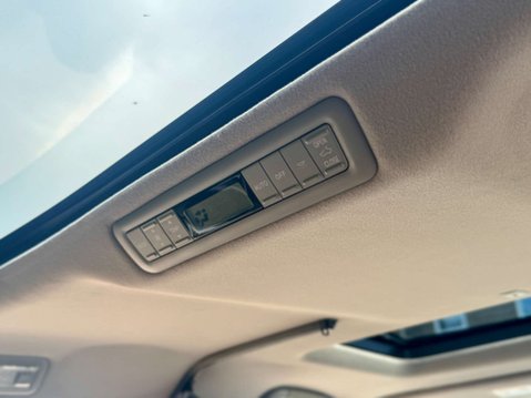 Toyota Alphard Sunroof 8 Seater 61