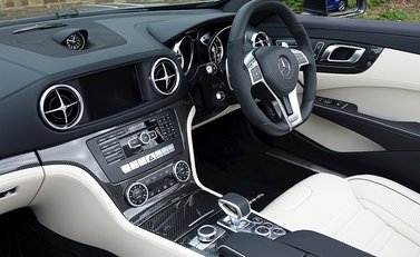 Mercedes-Benz SL Class SL63 AMG 15