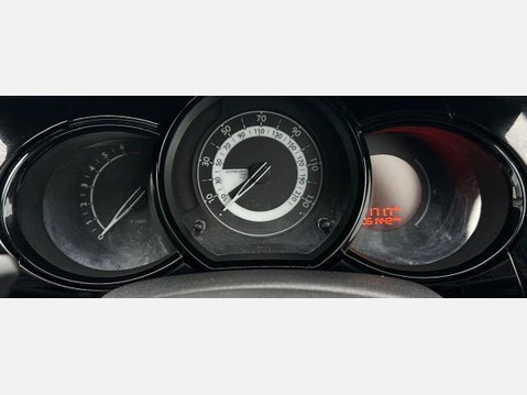 Citroen C3 1.2 PureTech Platinum Hatchback 5dr Petrol ETG6 Euro 6 (s/s) (82 ps) 6