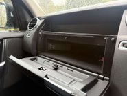 Land Rover Discovery 3.0 Discovery SE SDV6 Auto 4WD 5dr 32