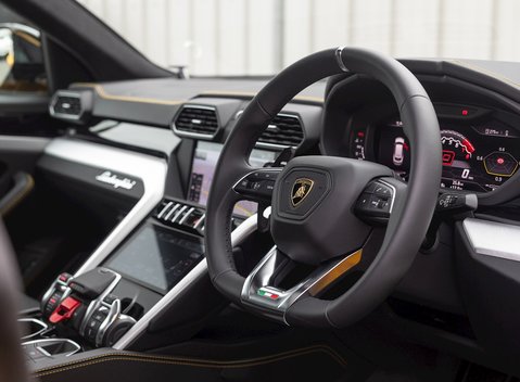 Lamborghini Urus 11