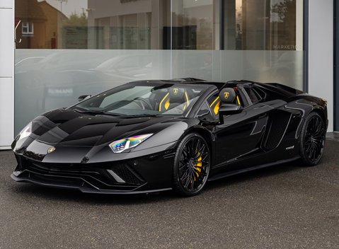 Lamborghini Aventador S LP 740-4 ROADSTER 2
