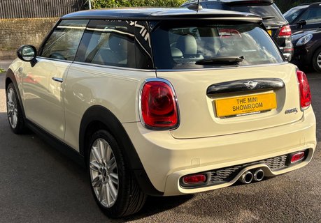 Mini Hatch Cooper S 2.0 Chili / Media + SAT NAV + LEATHER + HEATED SEATS 16