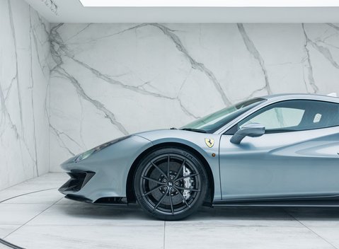 Ferrari 488 Pista 40