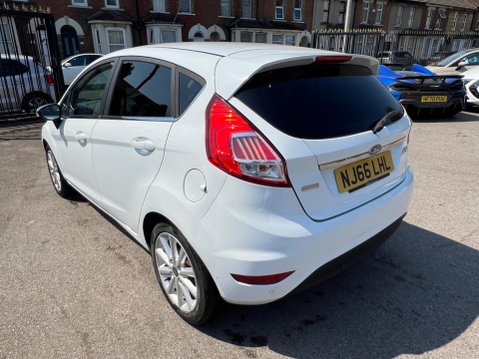 Ford Fiesta 1.0T EcoBoost Titanium Euro 6 (s/s) 5dr 4