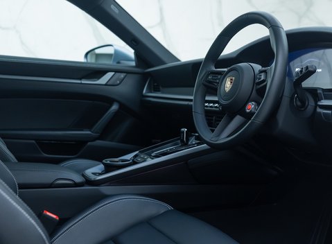 Porsche 911 Carrera (992.2) 13