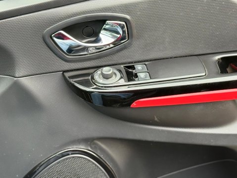 Renault Clio 1.2 16V Dynamique MediaNav Euro 5 5dr 24