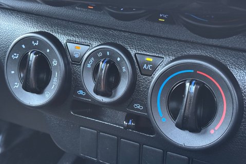 Toyota Hilux Active 4WD D-4D Single Cab Pickup - No VAT 15