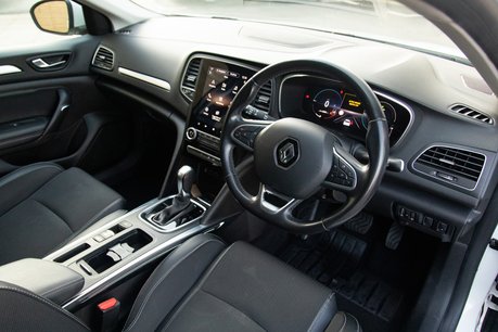 Renault Megane ICONIC E-TECH