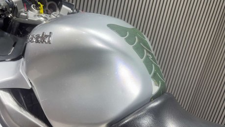 Kawasaki ZZR 2003 ONLY 24K TOURER PROJECT BIKE SPARES OR REPAIR 1200CC 23