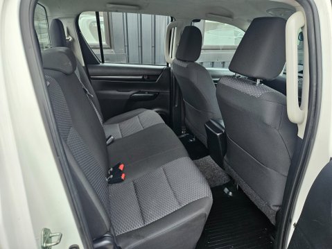 Toyota Hilux ACTIVE 4WD D-4D DCB 9