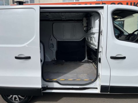 Vauxhall Vivaro 1.6 Vivaro 2900 CDTI 27