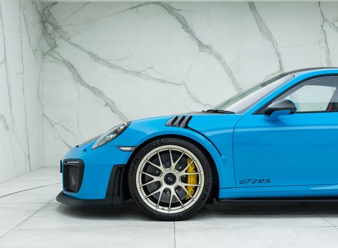 Porsche 911 GT2 RS Weissach (991) 51