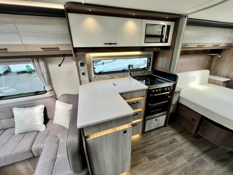 Coachman Lusso II  20