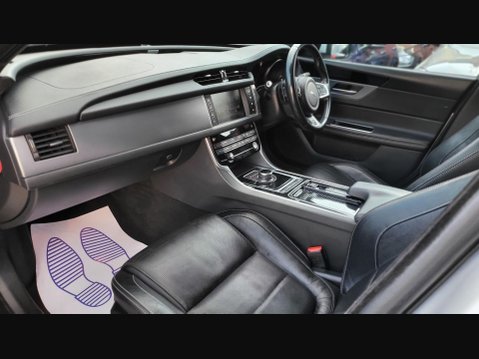 Jaguar XF R-SPORT 31