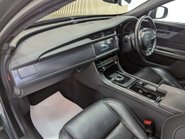 Jaguar XF 2.0 XF R-Sport D AWD Auto 4WD 5dr 37