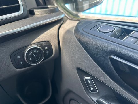 Ford Tourneo Custom 310 TITANIUM L1 16