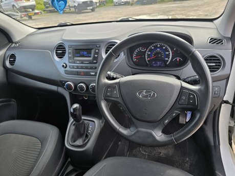 Hyundai i10 1.2 SE Hatchback 5dr Petrol Auto Euro 6 (87 ps) 40