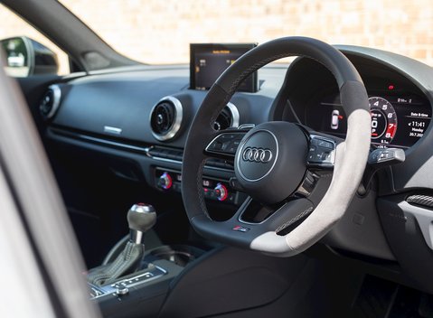 Audi RS3 Sportback Sport Edition 11