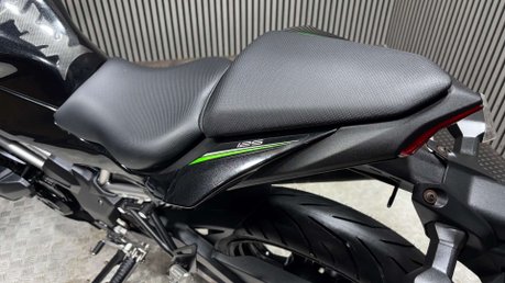 Kawasaki Z 2023 125CC NAKED BIKE MOT 10/27 WARRANTY SERVICED 1 OWNER 27