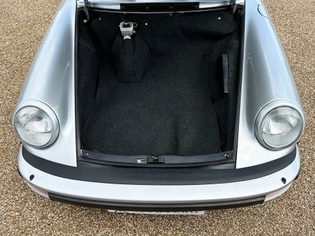 Porsche 911 CARRERA 3.2 CONVERTIBLE 42