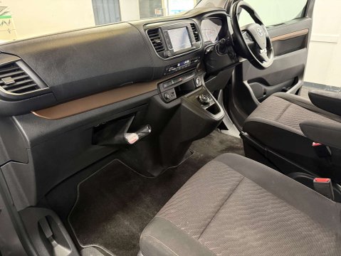 Toyota Proace Verso 2.0 Proace Verso Family L1 D-4D Auto 5dr 45