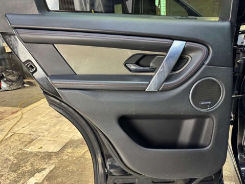 Land Rover Discovery Sport 2.0 Discovery Sport R-Dynamic HSE D Auto 4WD 5dr 66