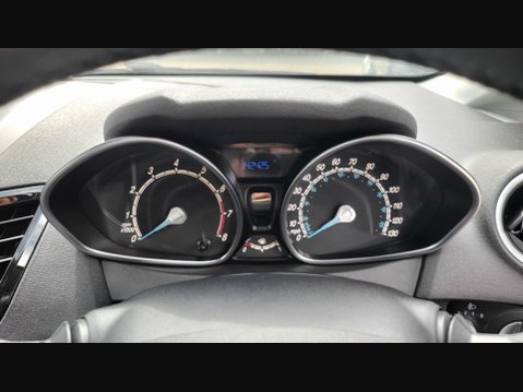 Ford Fiesta ZETEC 23
