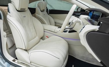 Mercedes-Benz S63 AMG Coupe 10