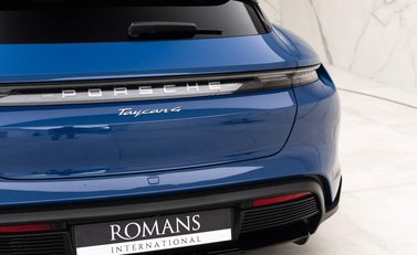Porsche Taycan 4 CROSS TURISMO 21