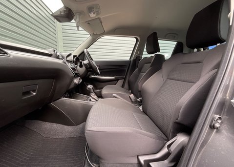 Suzuki Swift SZ5 DUALJET MHEV 8
