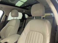 Jaguar F-Pace 2.0 F-PACE Portfolio AWD Auto 4WD 5dr 39