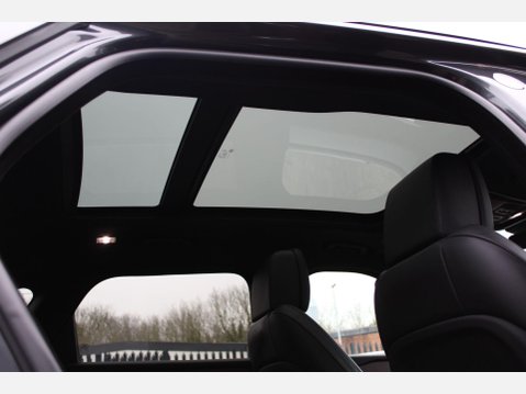 Land Rover Range Rover Velar 3.0 D300 MHEV Dynamic HSE Auto 4WD Euro 6 (s/s) 5dr 16
