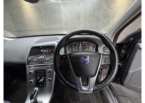 Volvo XC60 2.4 D5 SE Lux Nav SUV 5dr Diesel Auto AWD Euro 6 (s/s) (220 ps) 58